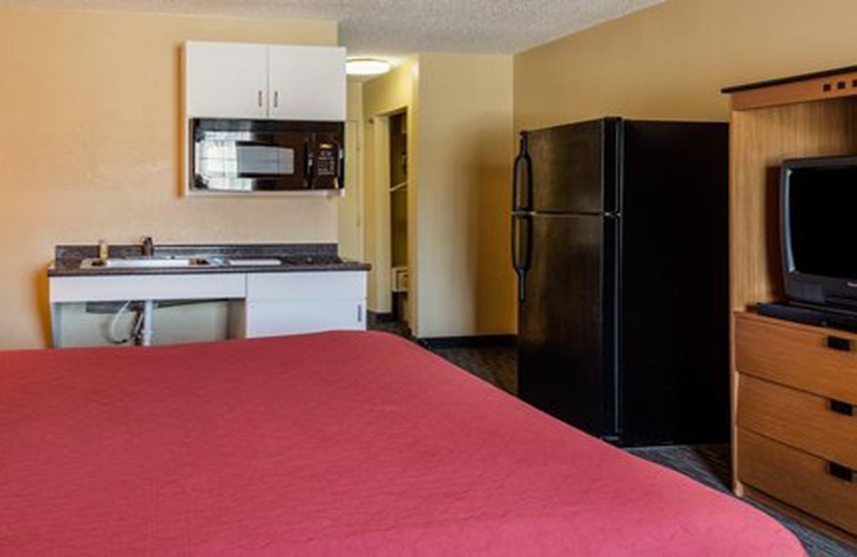Suburban Studios Chester I-95 Εξωτερικό φωτογραφία