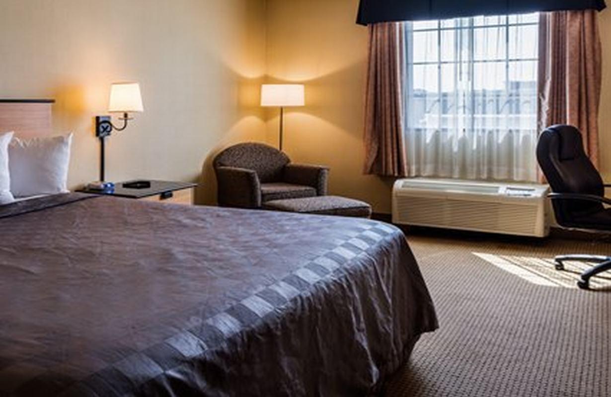 Suburban Studios Chester I-95 Εξωτερικό φωτογραφία