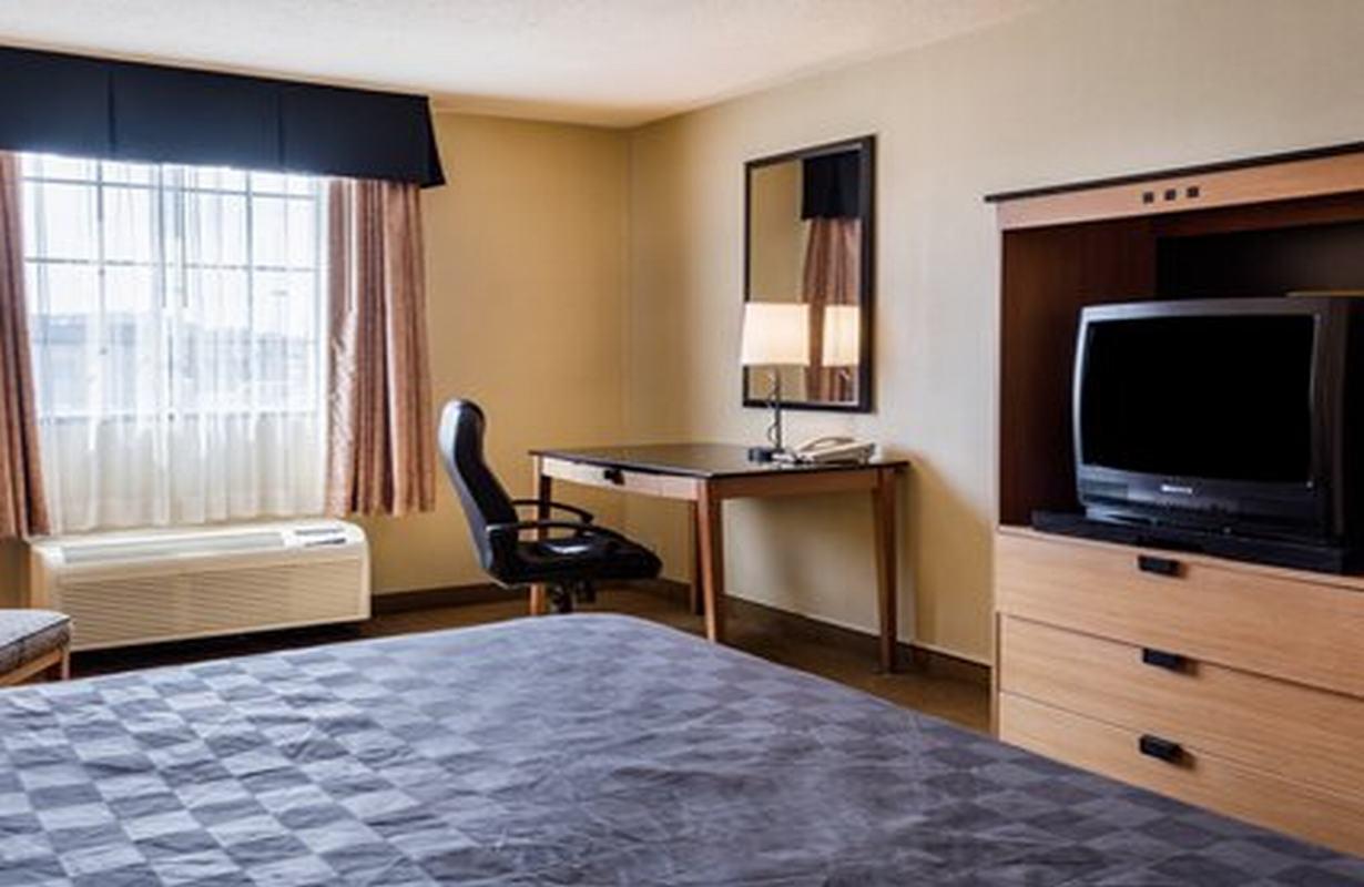 Suburban Studios Chester I-95 Εξωτερικό φωτογραφία