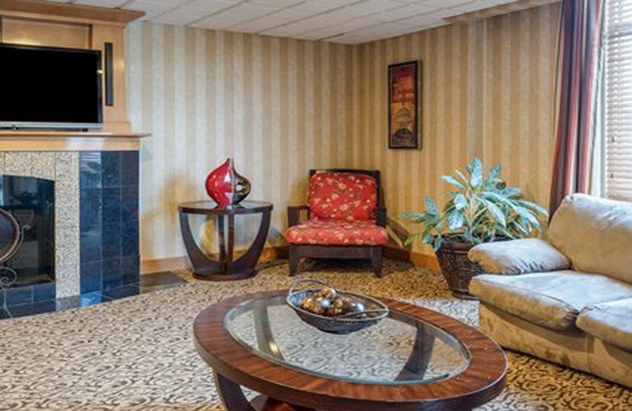Suburban Studios Chester I-95 Εξωτερικό φωτογραφία