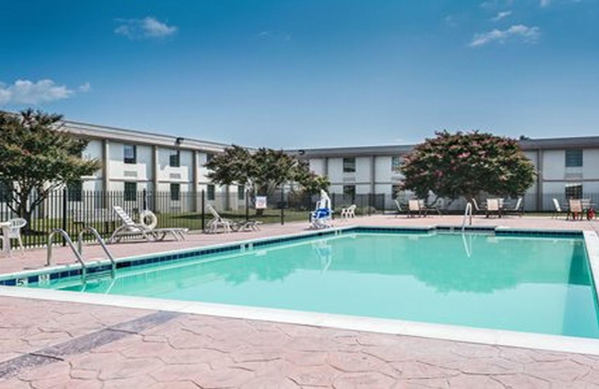 Suburban Studios Chester I-95 Εξωτερικό φωτογραφία