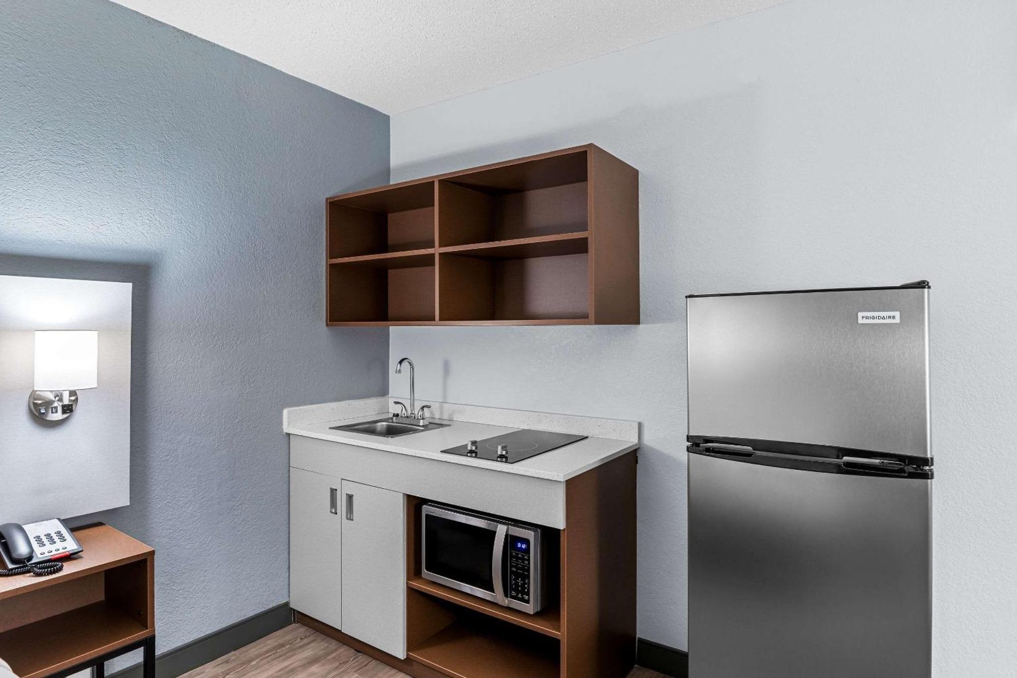 Suburban Studios Chester I-95 Εξωτερικό φωτογραφία